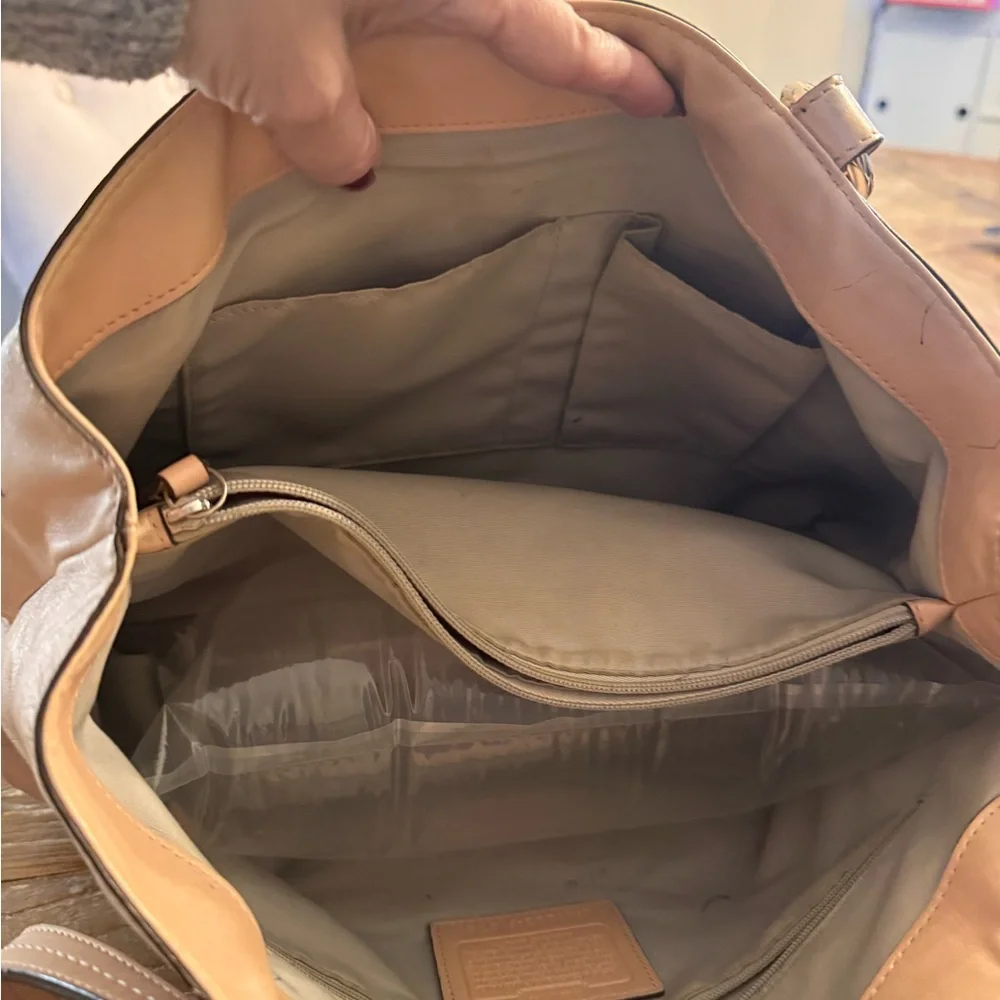 Coach Handbag in Blush Pink - Picture 14 of 15
